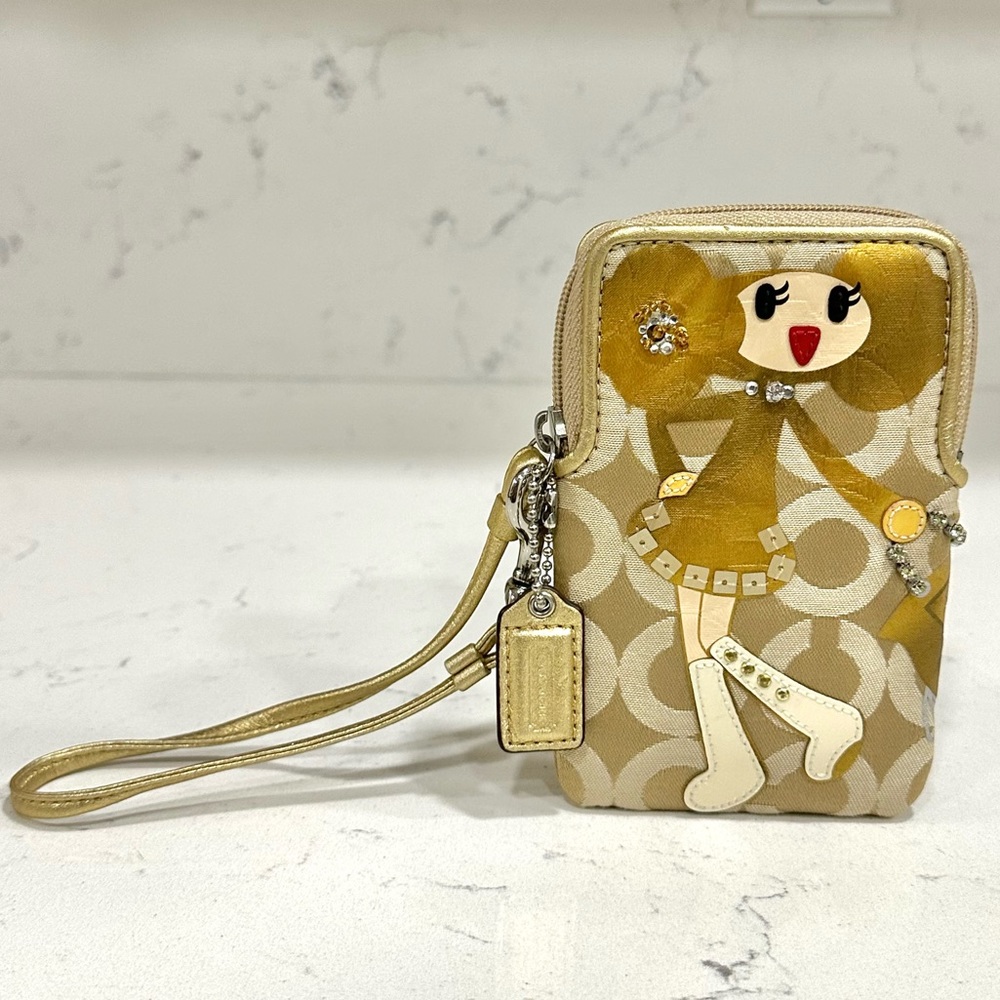 Rare Coach Poppy Goldy Chan Wristlet Wallet